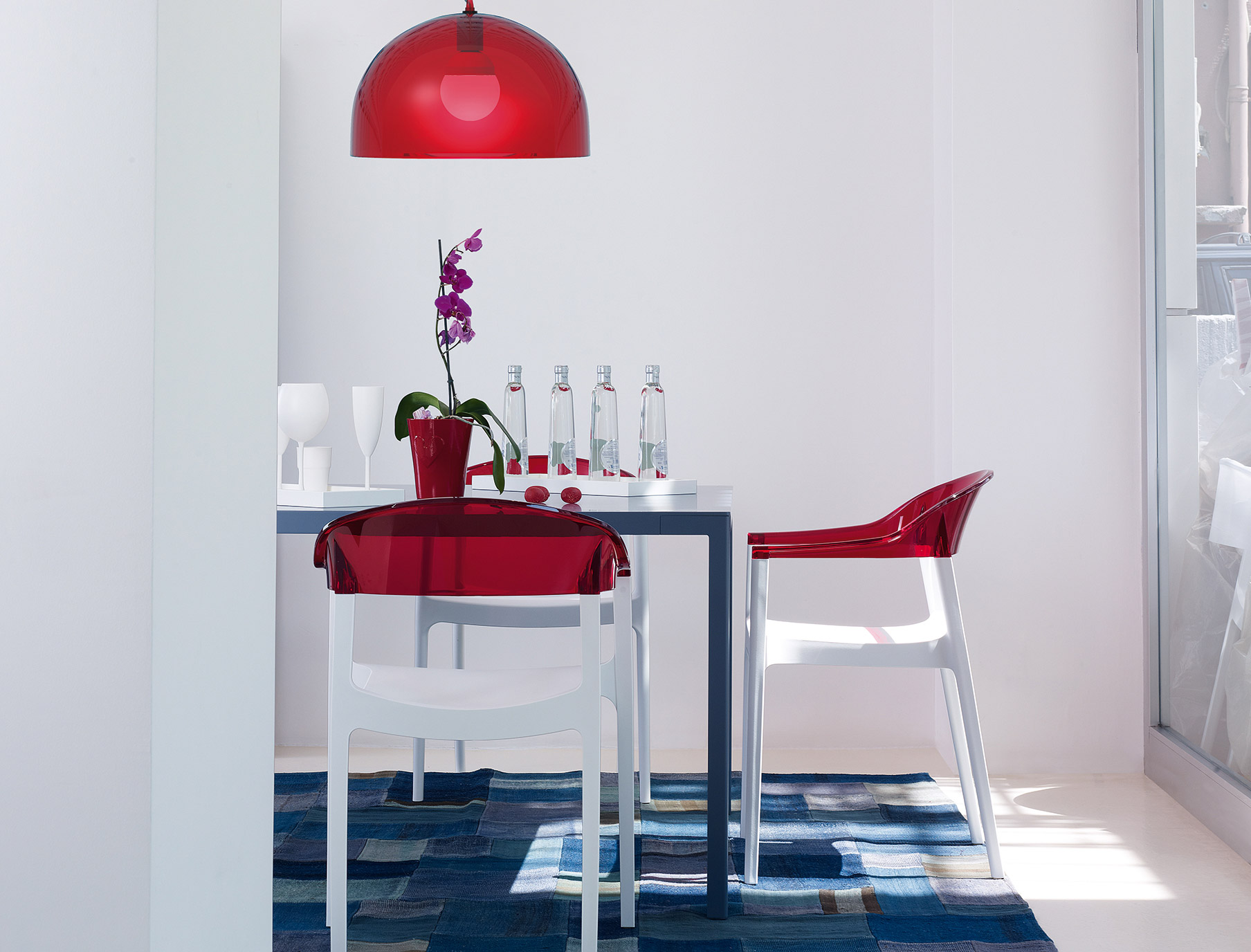 Siesta Carmen Gartenstuhl, mit Armlehne, Kunststoff, stapelbar, Farbkombinationen: Red Transparent-White