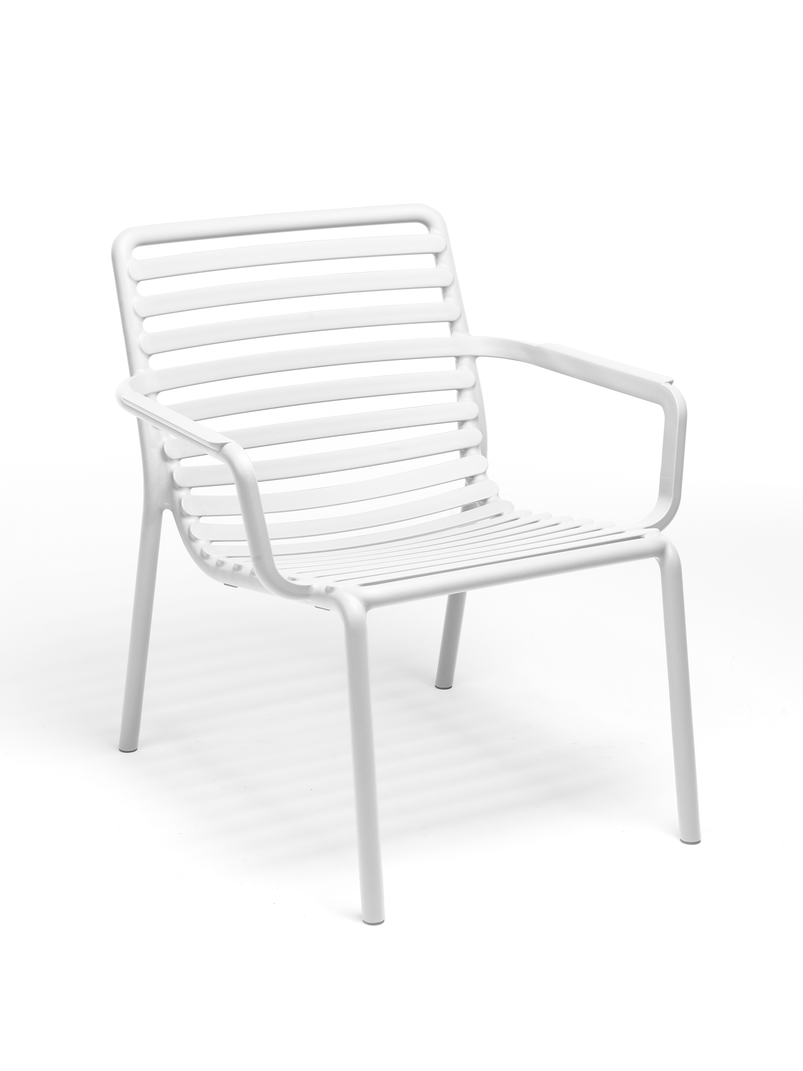 NARDI DOGA RELAX Kunststoff-Loungesessel mit Armlehnen, stapelbar, Farbe: bianco